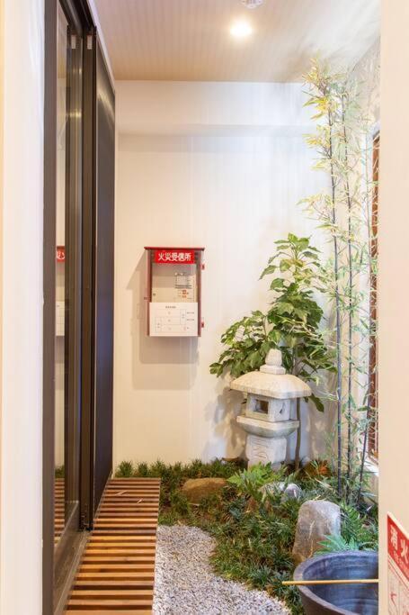 静響の宿 Silent Echo Inn Ōsaka Exterior foto